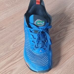 Jordan Luka 1 Bleu avec accents orange – Taille EU 44 (US 10) – Bon état – Meetu